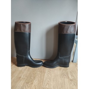 Bombe, bottes,sac à bombe