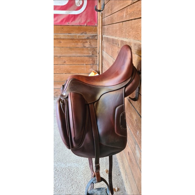 Selle dressage Tempo 17" Marron