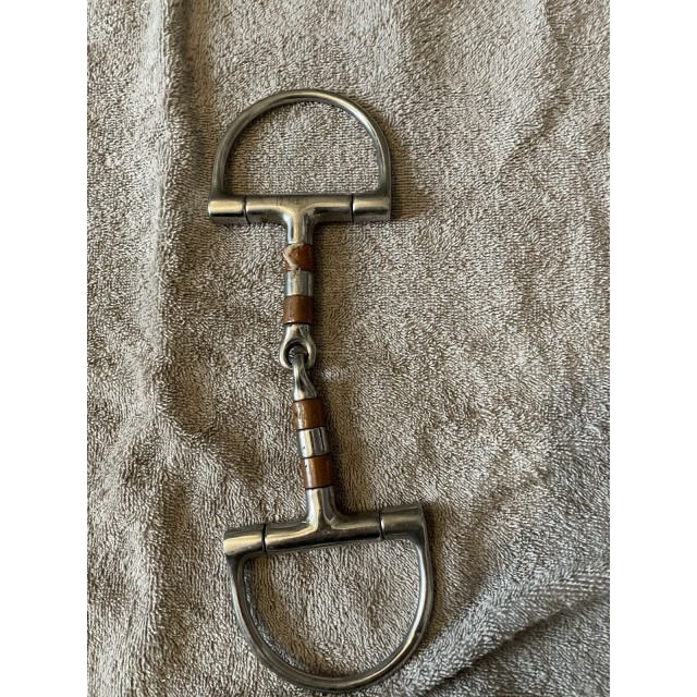 Bridon dans marque avec rênes