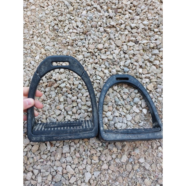 étriers compositi noir