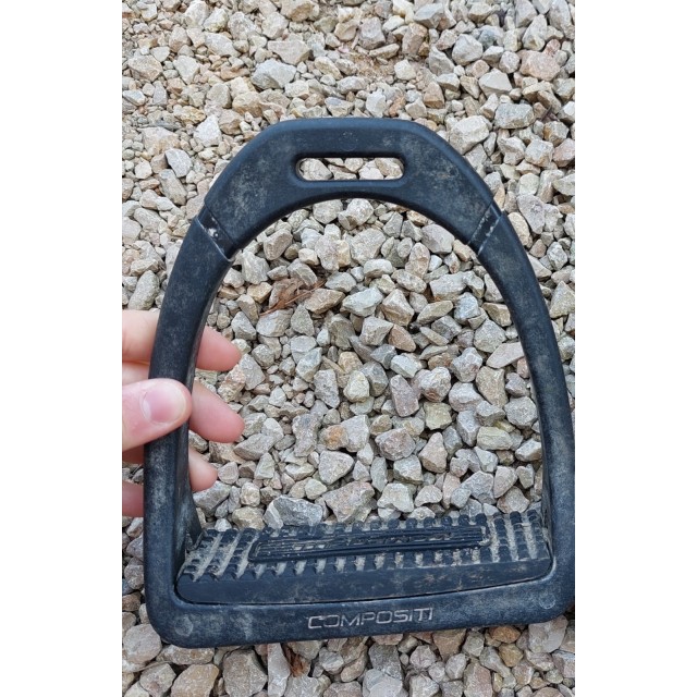 étriers compositi noir