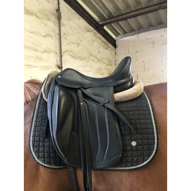 Selle de dressage Antares modèle Altaïr
