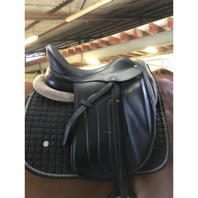 Selle de dressage Antares modèle Altaïr