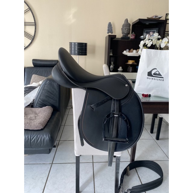 Selle Fouganza Synthétique