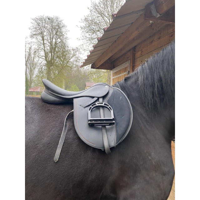 Selle Fouganza Synthétique