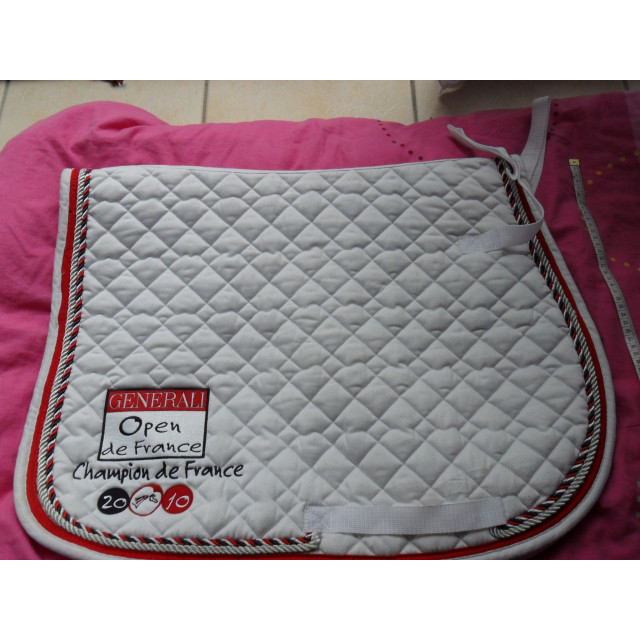 TAPIS BLANC