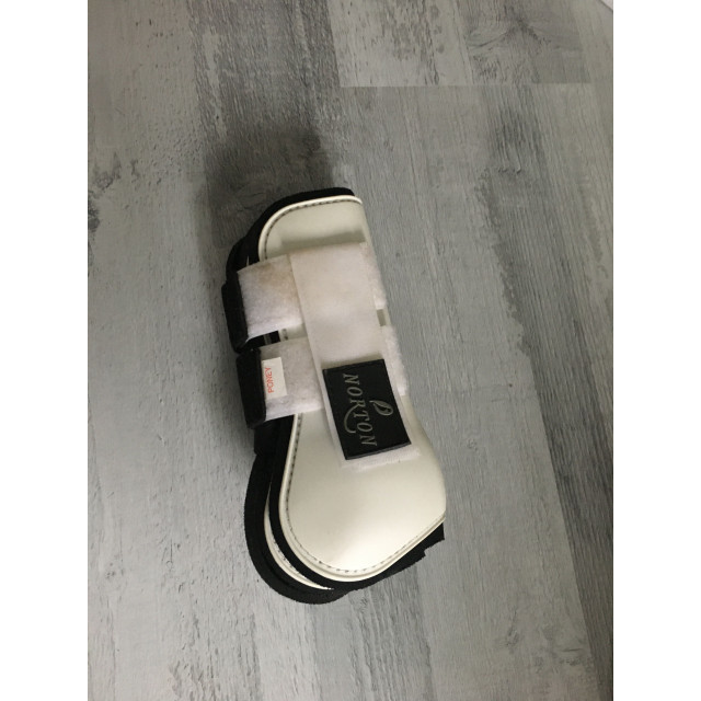 Protections avant blanche