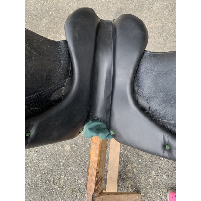 Selle dressage Devoucoux