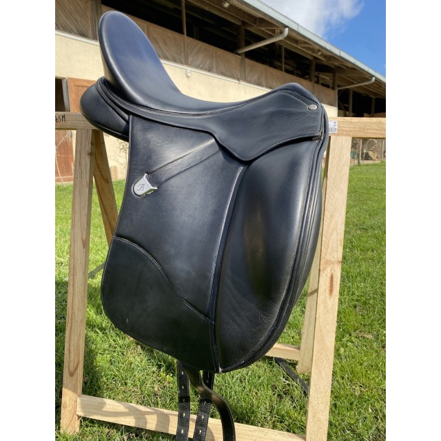 Selle dressage Bâtes