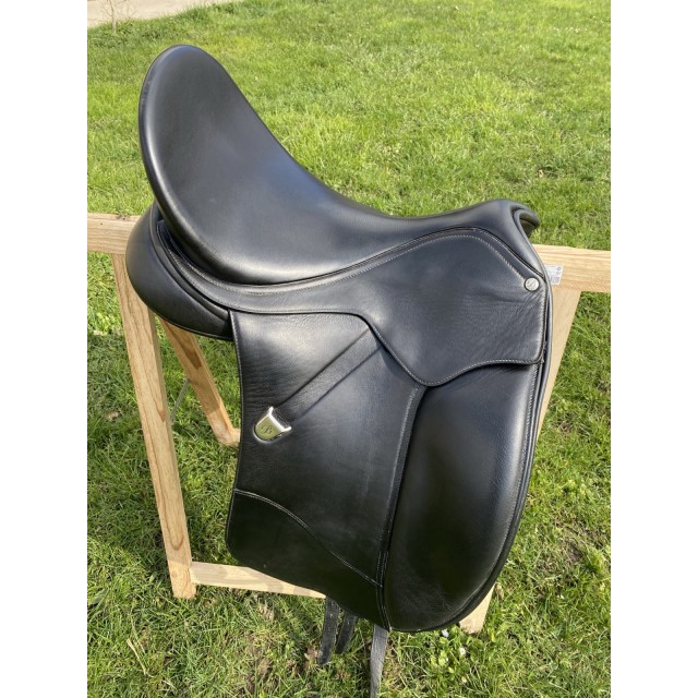 Selle dressage Bâtes