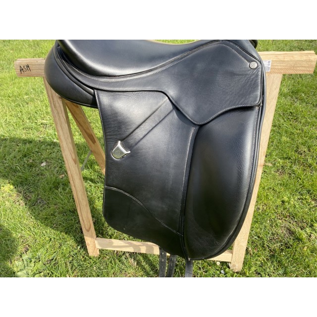 Selle dressage Bâtes