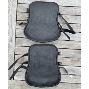 Guêtres en cuir noir à boucles CWD