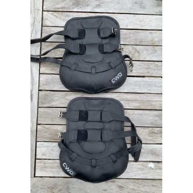 Guêtres en cuir noir à boucles CWD
