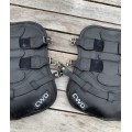 Guêtres en cuir noir à boucles CWD