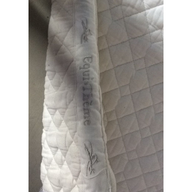 Tapis blanc Equit Theme