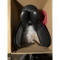Selle de dressage équipée