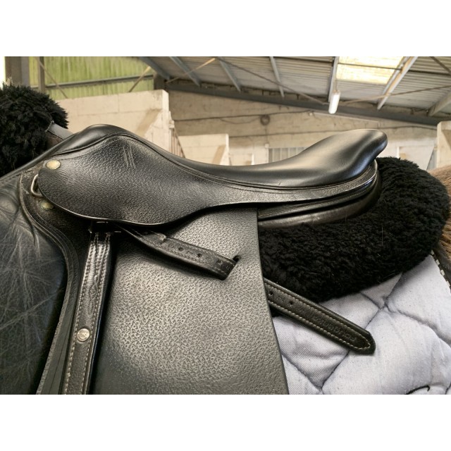 Selle forestier en cuir noir taille 16,5
