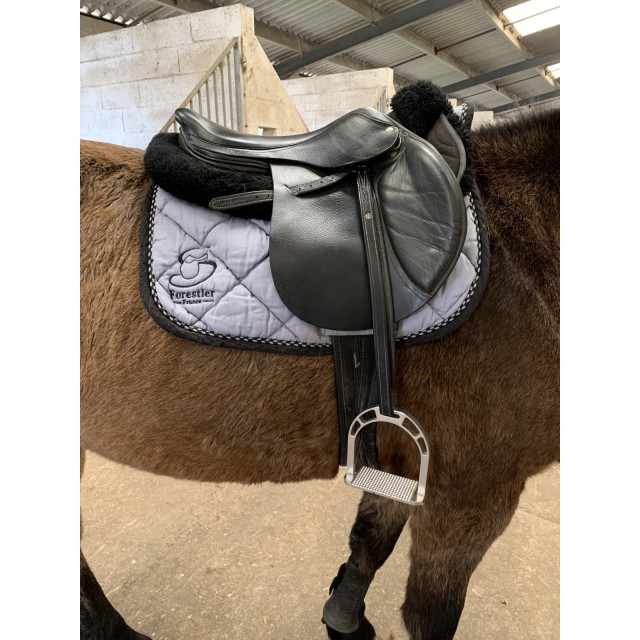 Selle forestier en cuir noir taille 16,5