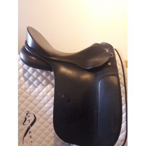 Selle de dressage