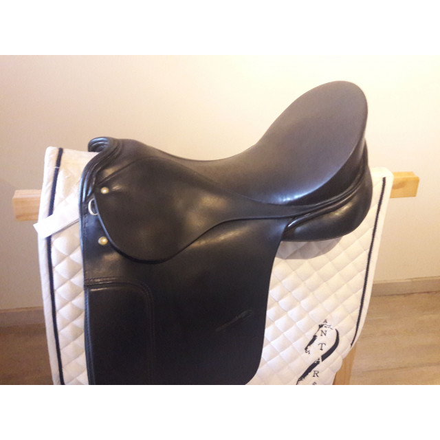 Selle de dressage