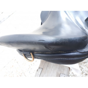 Selle de dressage en cuir 17,5 pouces