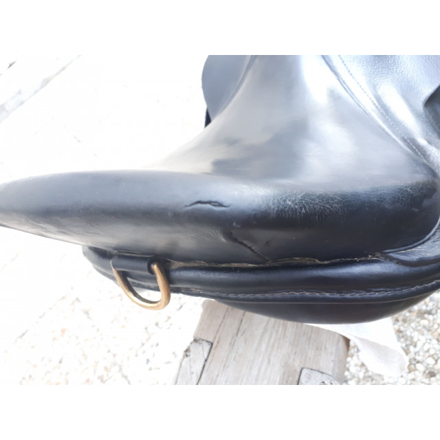 Selle de dressage en cuir 17,5 pouces