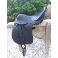 Selle de dressage en cuir 17,5 pouces