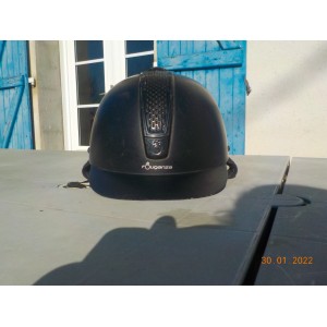 Bombe d'équitation 1 taille 55 l'autre taille 54