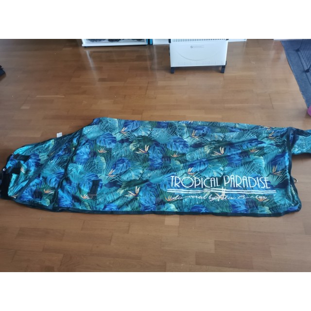 Couverture anti mouche cheval