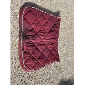 Tapis bordeaux dressage
