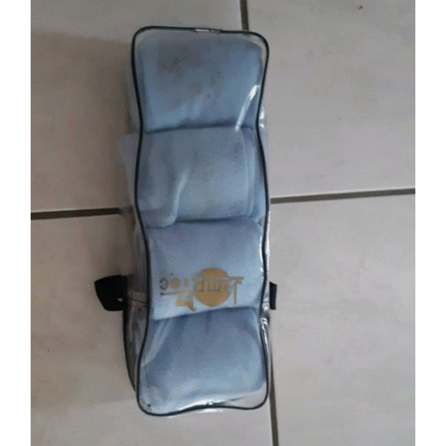 Bandes de polo bleu ciel mises deux fois