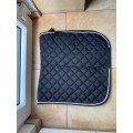 Tapis noir JMR
