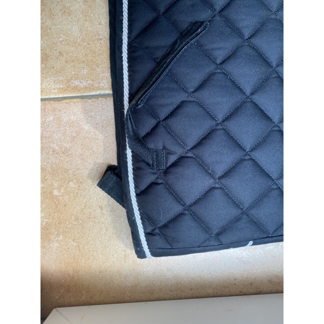 Tapis noir JMR