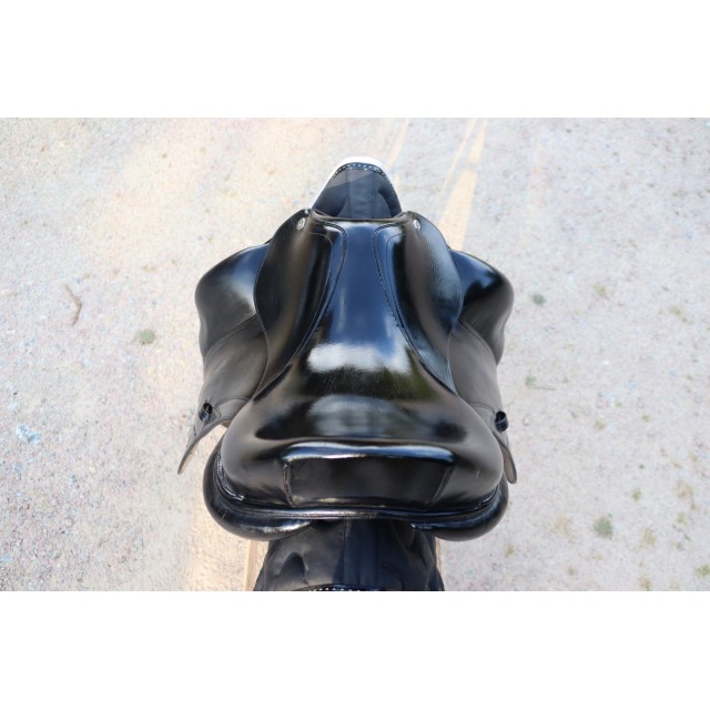 Selle de dressage CWD 17