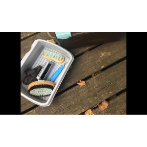 Caisse enfant , avec brosse.