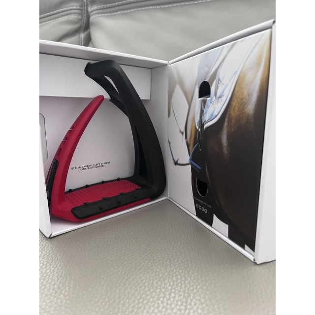 Étriers enfant rouge et noir