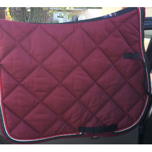 Tapis equiline  +bonnet bordeau