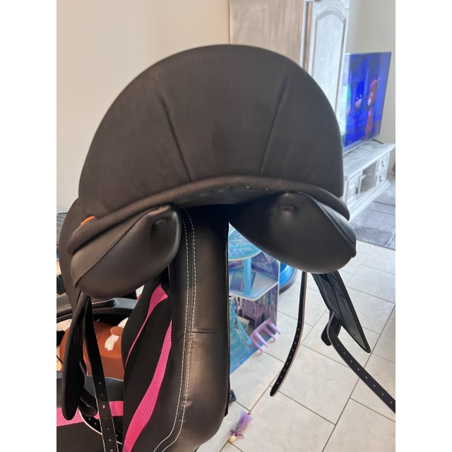 Selle dressage childeric 17.5 cuir neuve