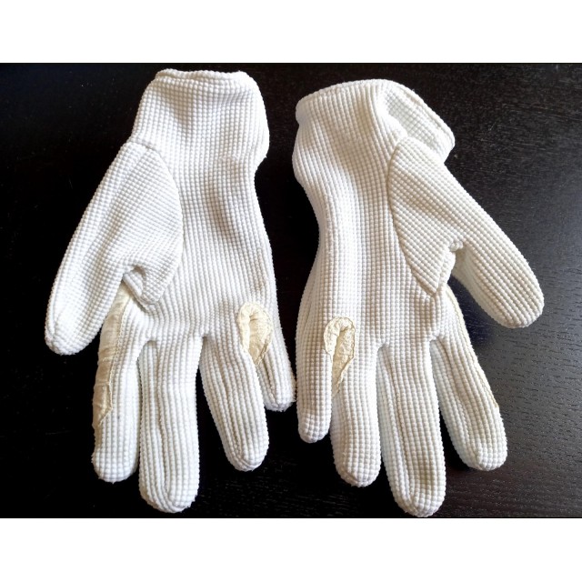 Gants blancs