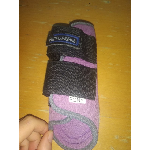 Protections violettes taille poney