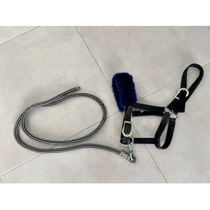 Licol noir avec moumoute