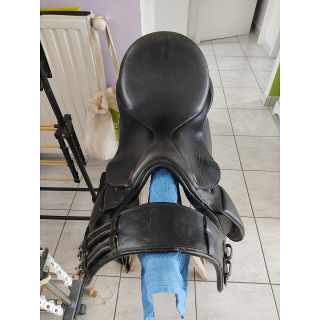 Selle dressage 17 pouces