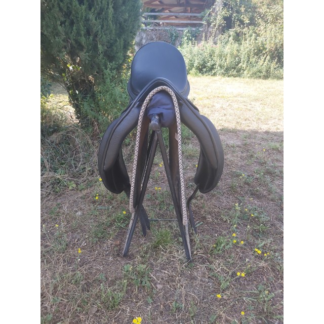 Selle de dressage