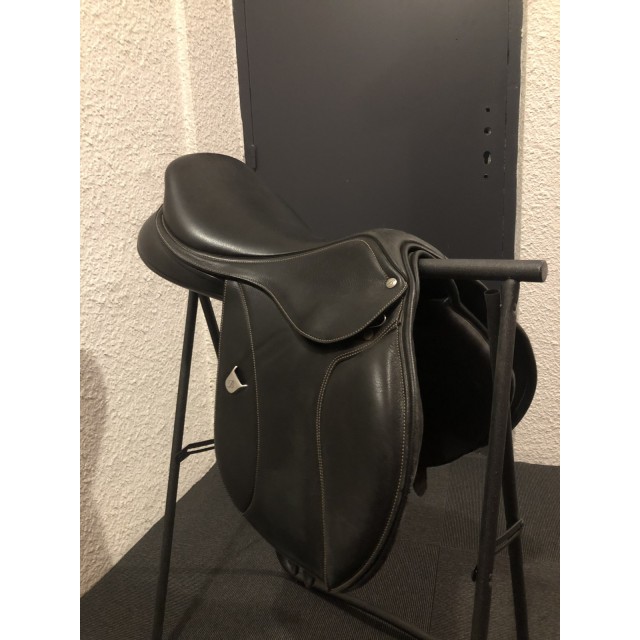 Selle Bates CSO Elevation Plus 17.5’ (44cm)