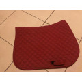 tapis de selle rouge