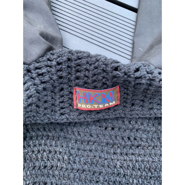 Bonnet HKM noir et or