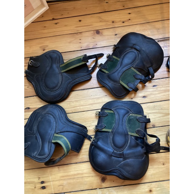 Guêtres noires cuir devoucoux