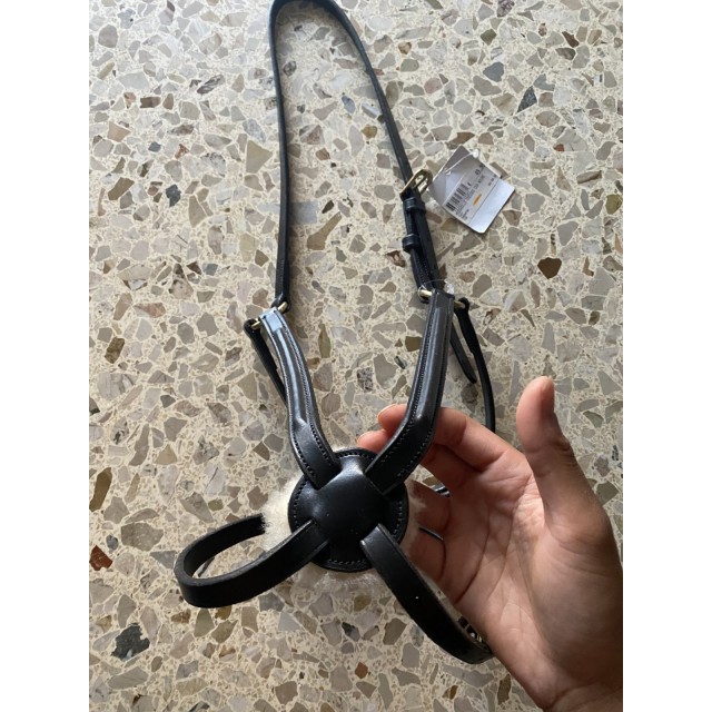 Muserolle noire croisée en mouton