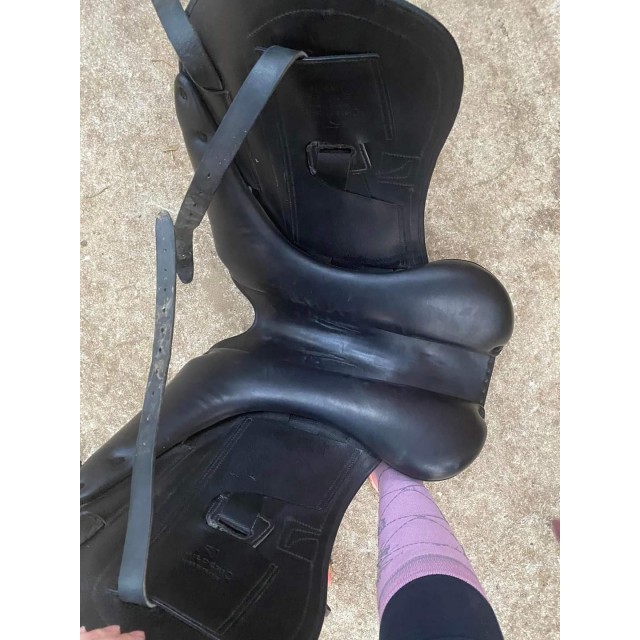 Selle dressage childeric 17.5