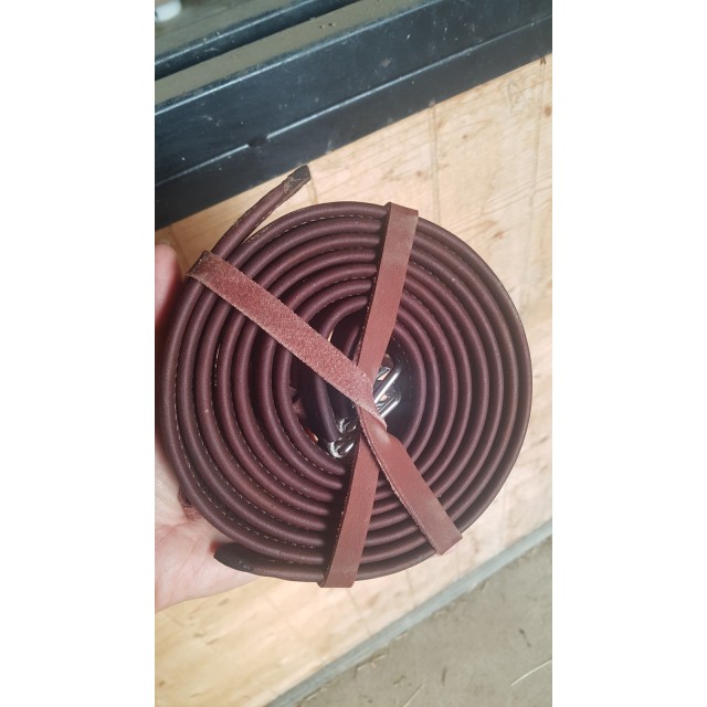 Etrivieres acajou ,marron foncé